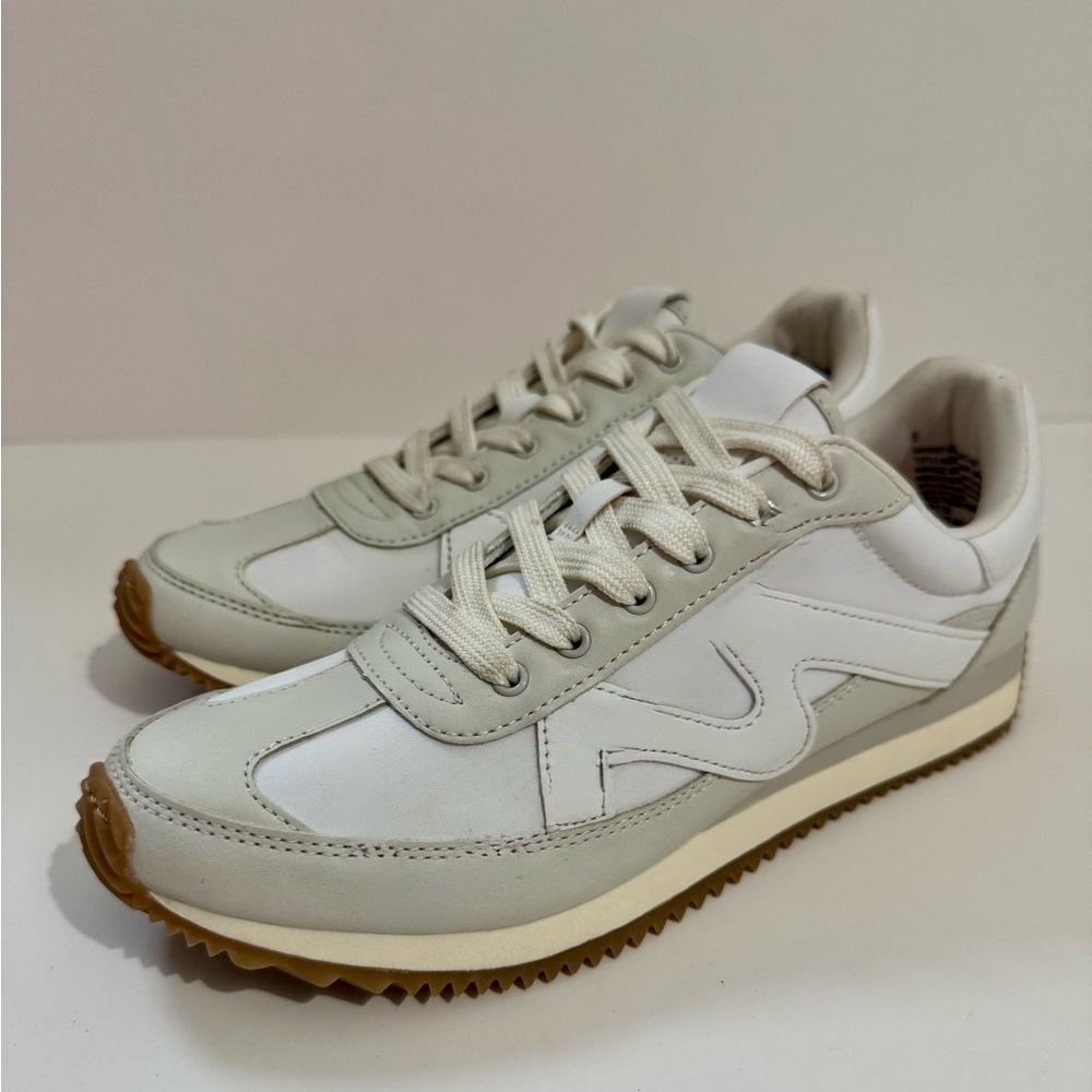 Universal Thread White and Gray Women's Sneakers Size 8